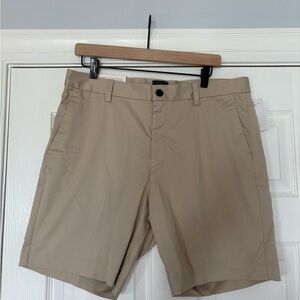 H&M Men's Beige Flat Front Shorts